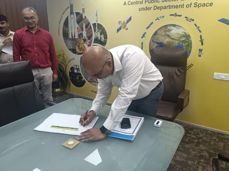 Swachhta Thematic Signature Campaign at NSIL Office